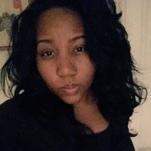 Meet your Posher, Nakea